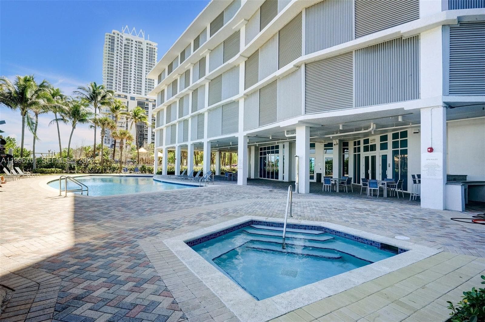 A11996701 — Miami Beach — 12