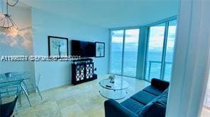 A11996701 — Miami Beach