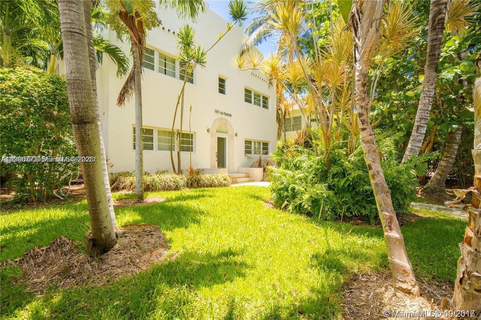 A11996773 — Miami Beach — 16