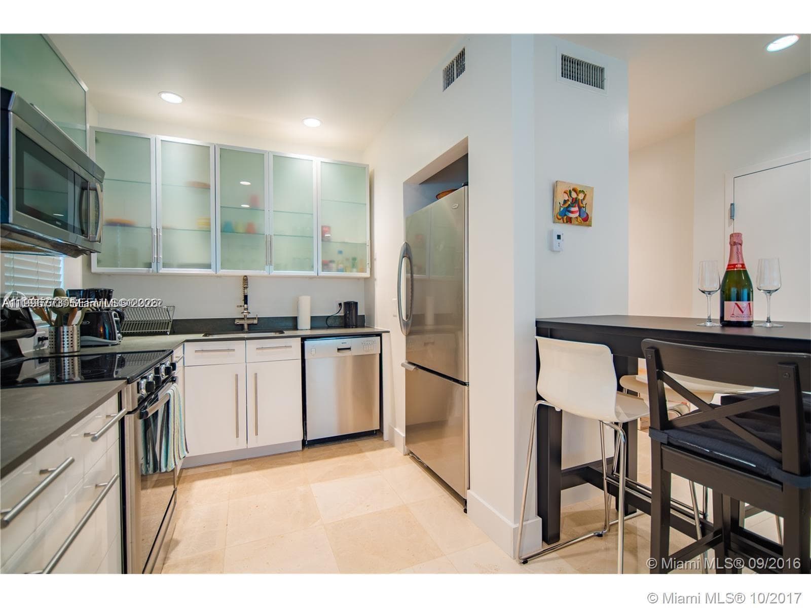 A11996773 — Miami Beach
