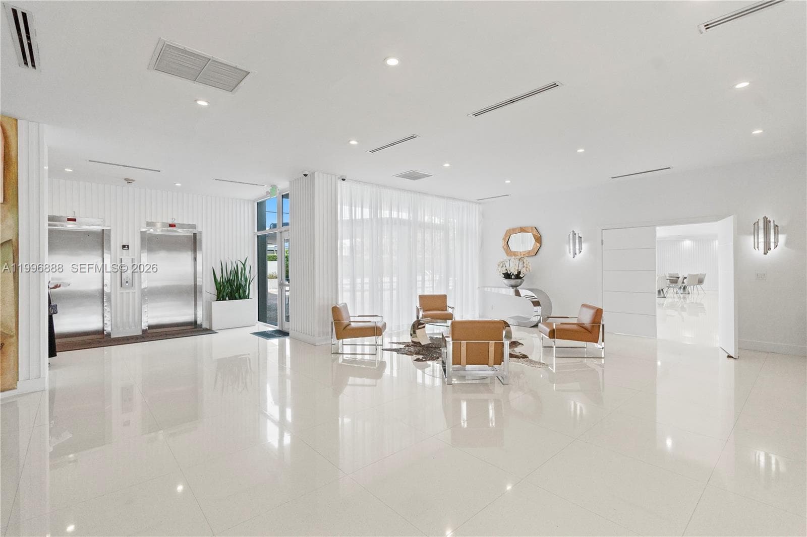 A11996888 — Miami Beach — 22