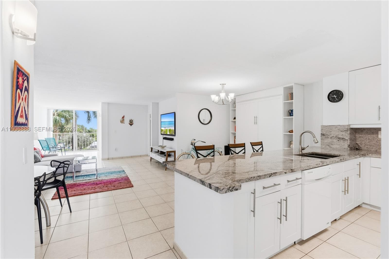 A11996888 — Miami Beach