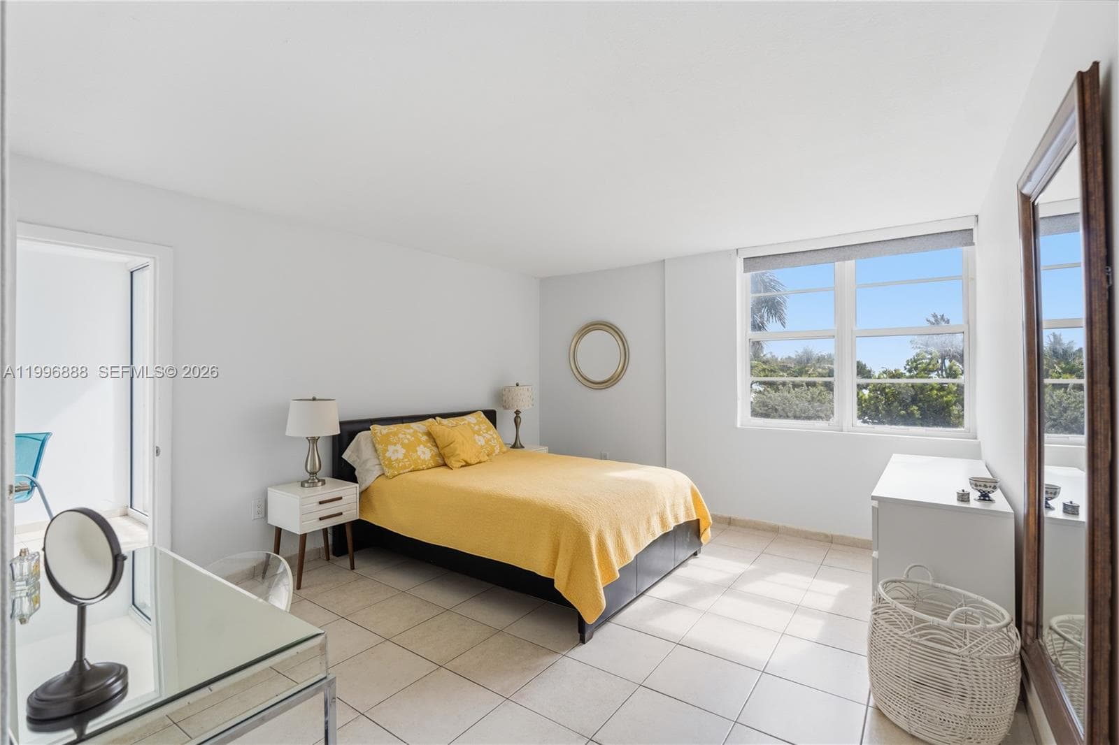 A11996888 — Miami Beach — 14