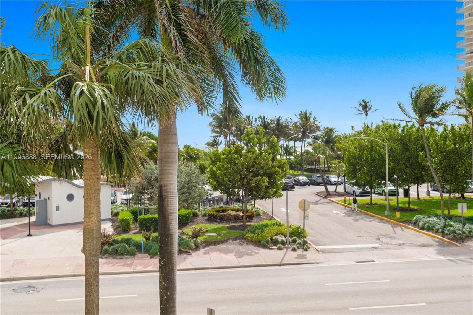 A11996888 — Miami Beach — 31