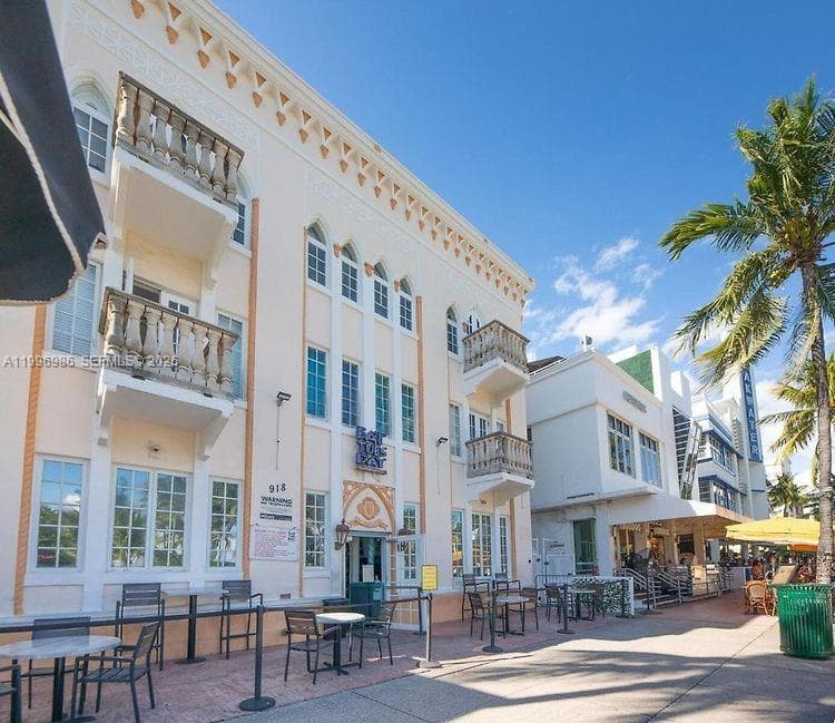 A11996986 — Miami Beach — 2