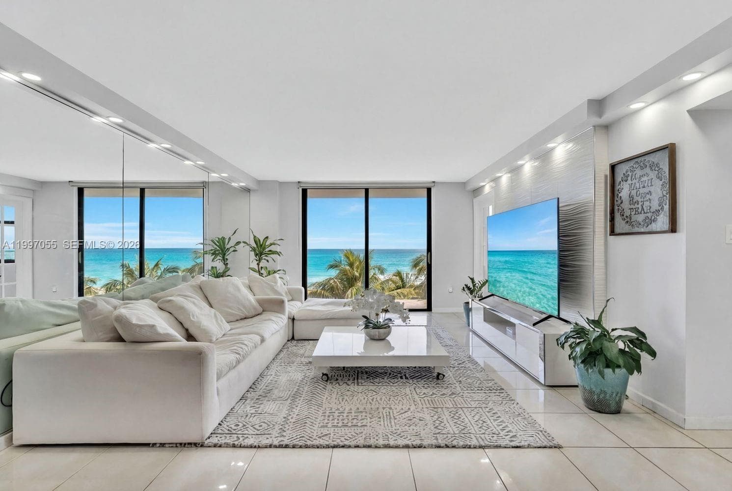 A11997055 — Miami Beach