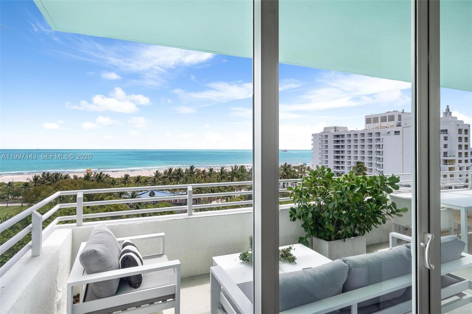 A11997143 — Miami Beach — 38