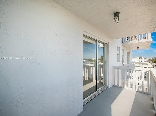 A11997289 — Miami Beach — 2