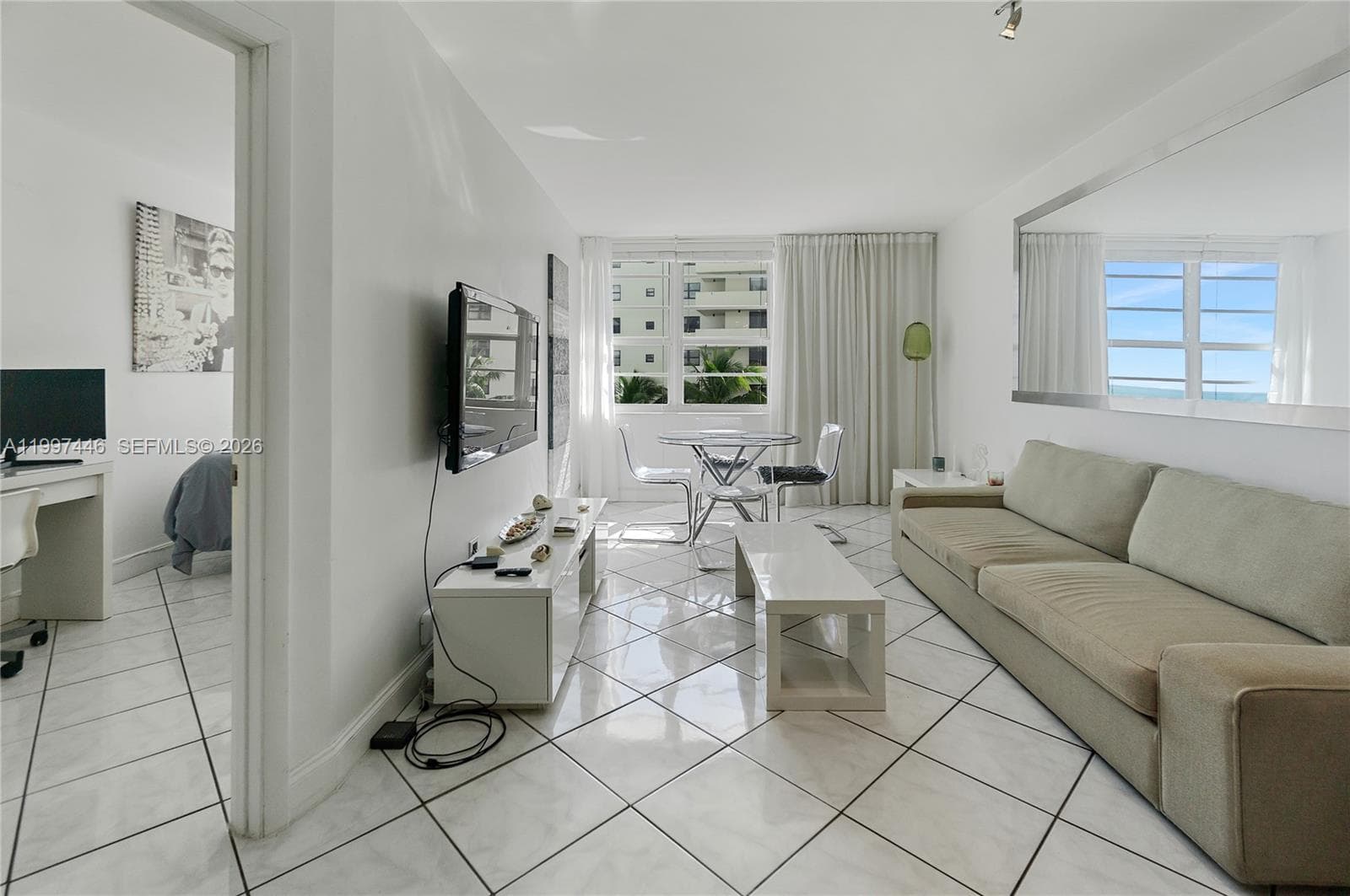 A11997446 — Miami Beach — 2