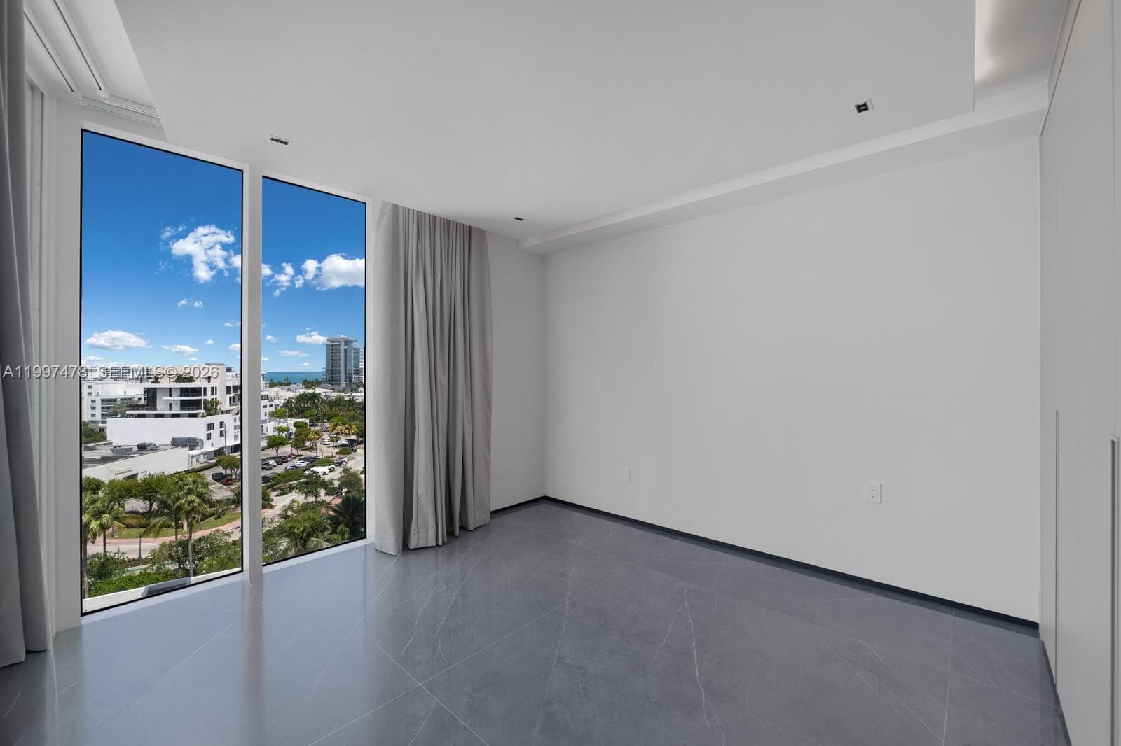 A11997478 — Miami Beach — 15