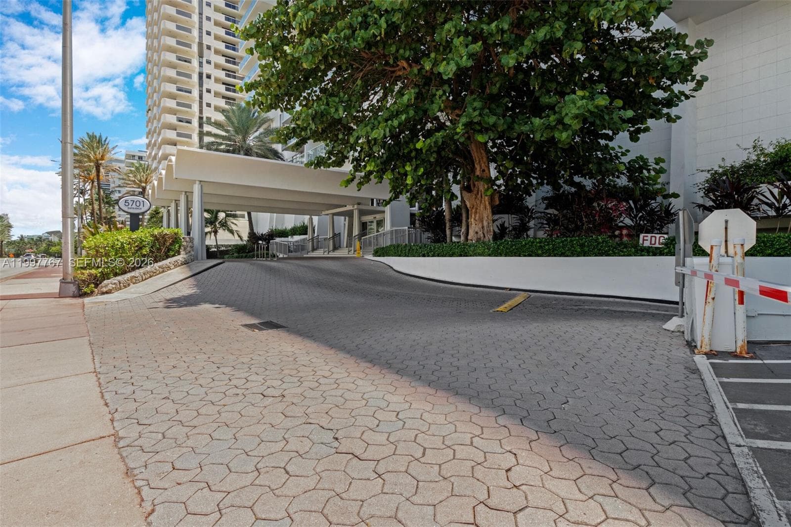 A11997767 — Miami Beach — 36