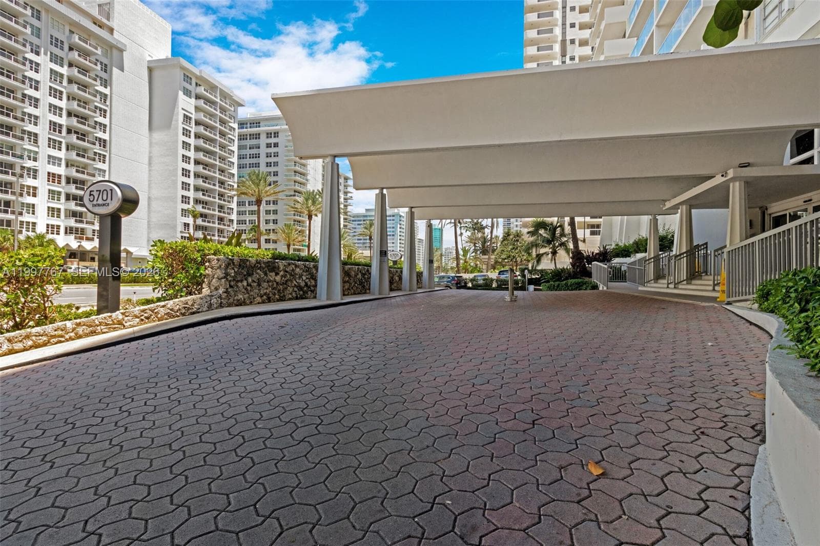 A11997767 — Miami Beach — 37
