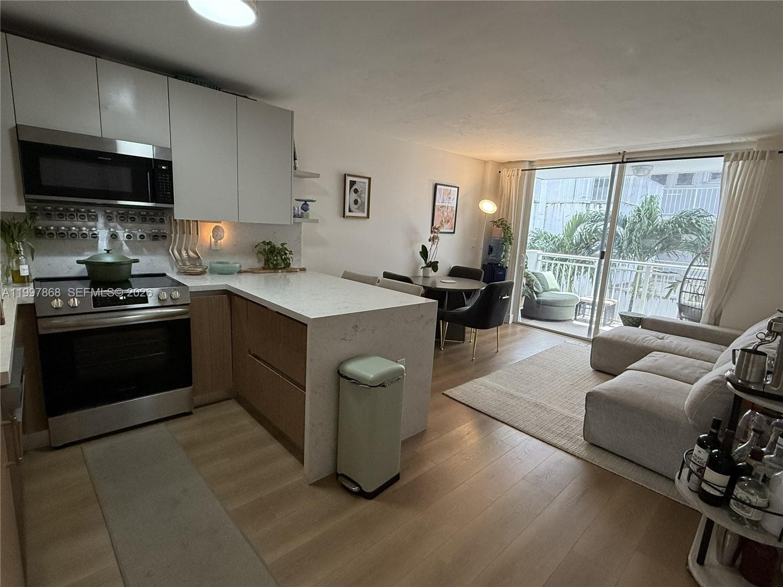 A11997868 — Miami Beach