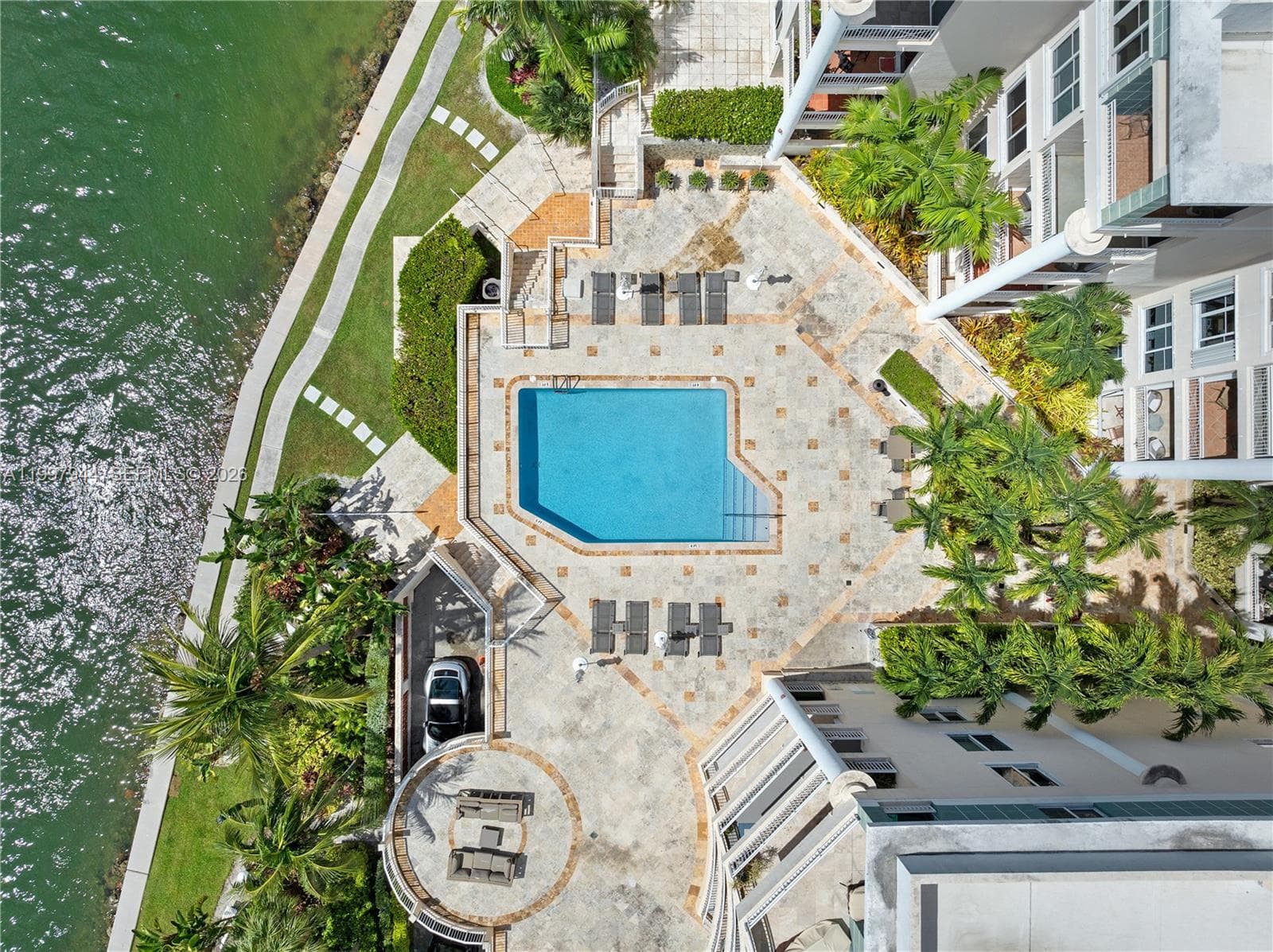 A11997944 — Miami Beach — 22