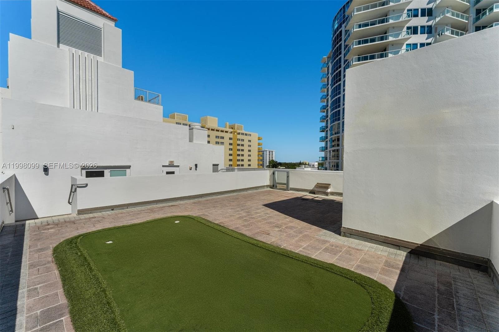 A11998099 — Miami Beach — 26