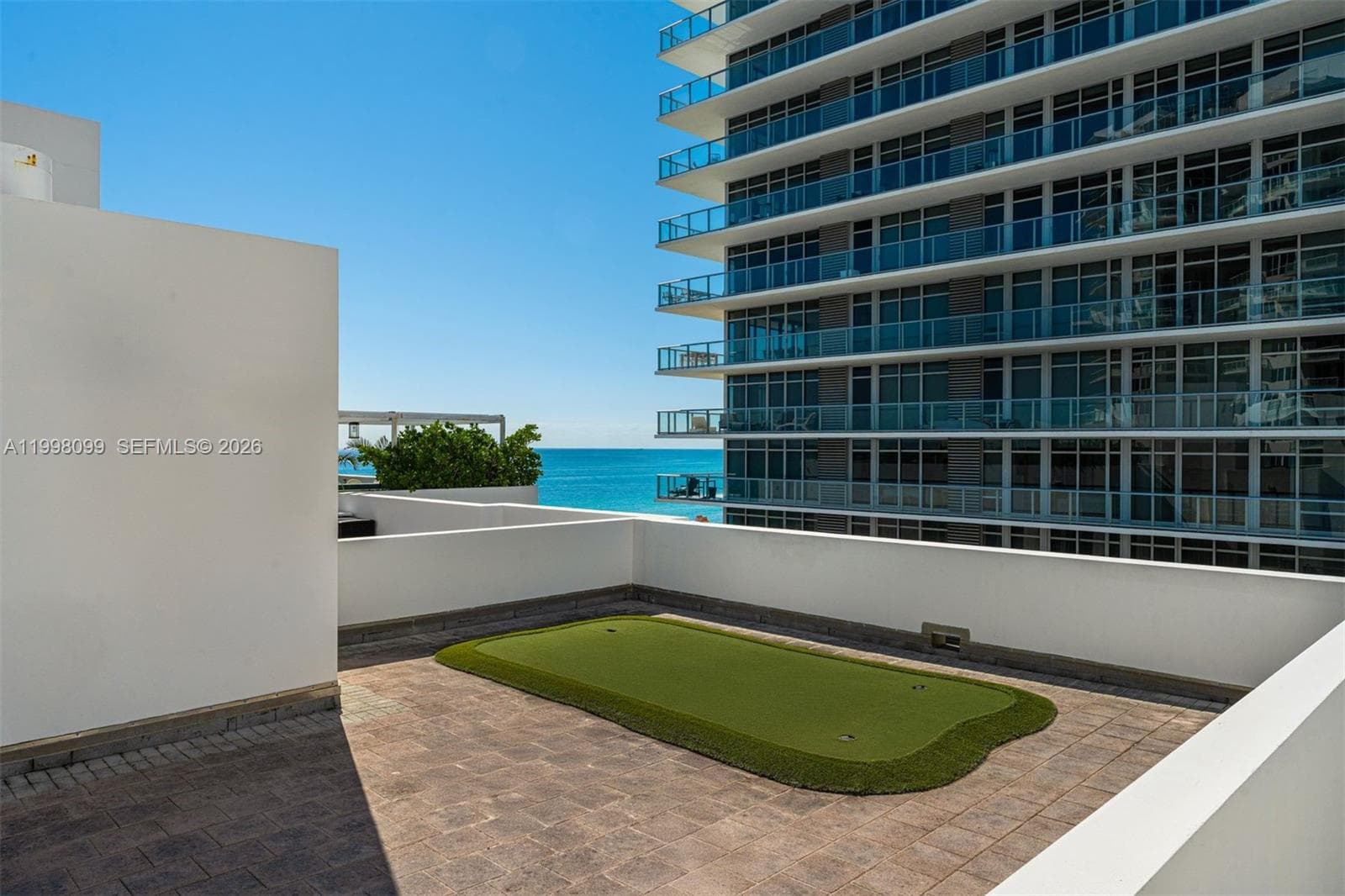 A11998099 — Miami Beach — 28