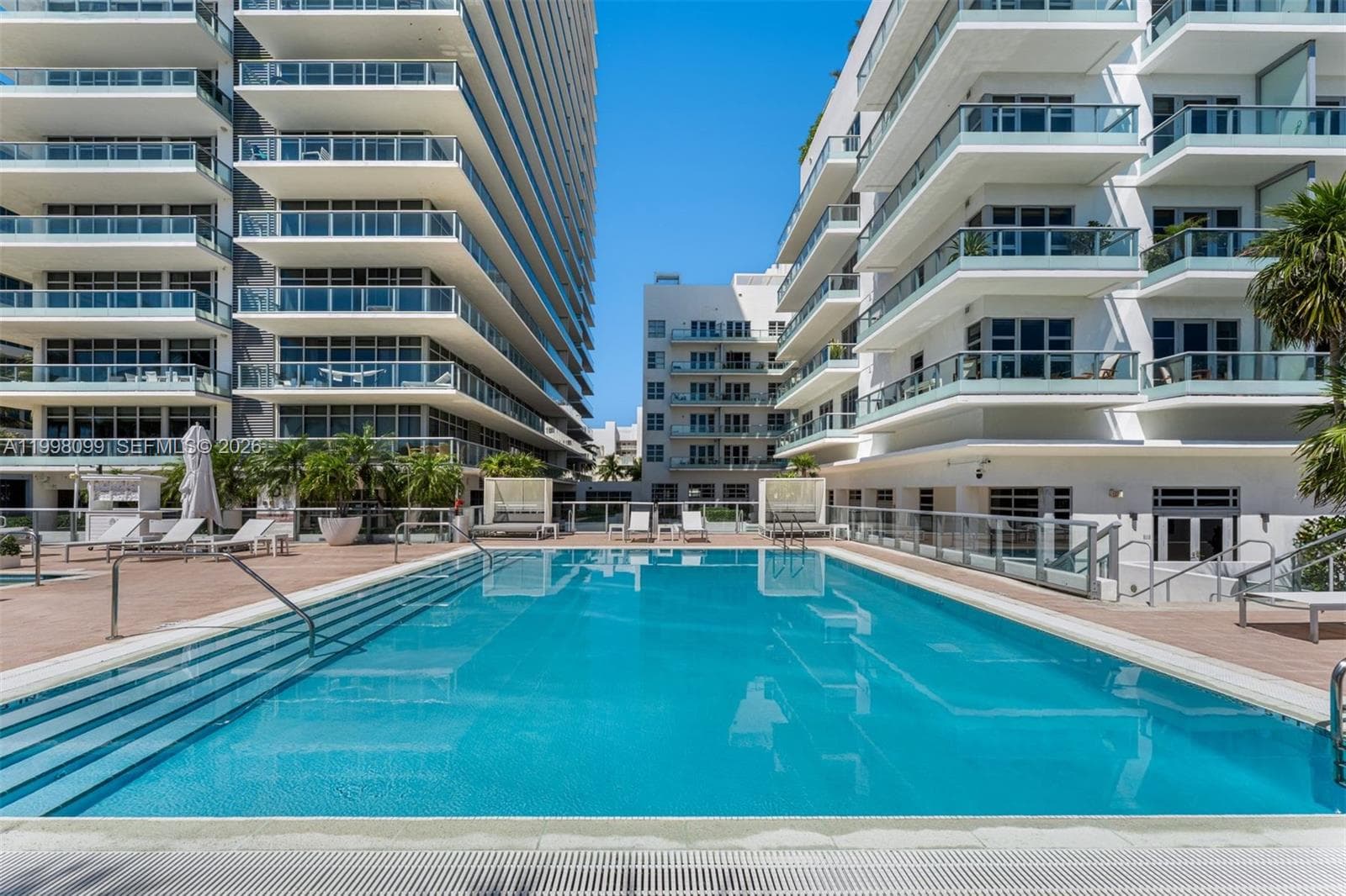 A11998099 — Miami Beach — 49