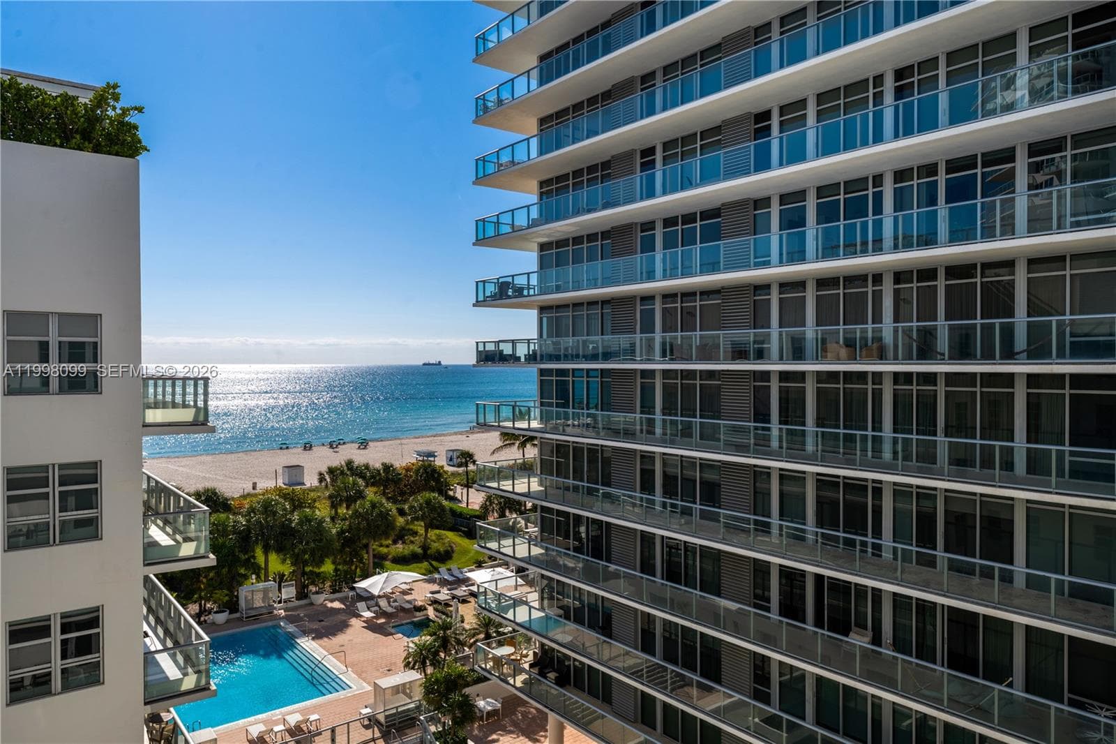A11998099 — Miami Beach — 14