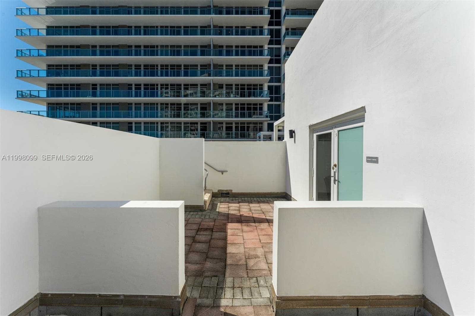 A11998099 — Miami Beach — 19