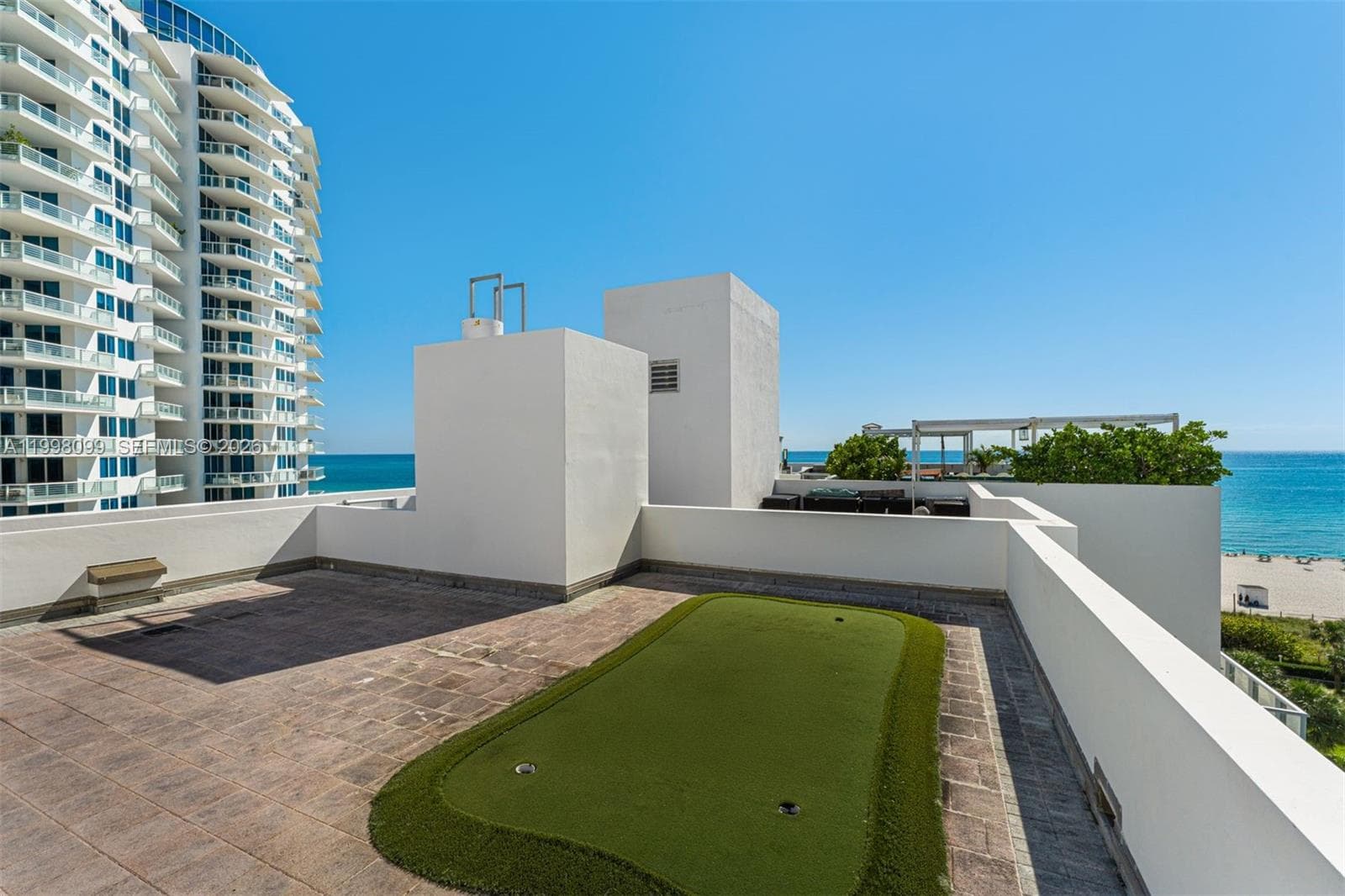 A11998099 — Miami Beach — 25