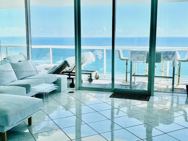 A11998103 — Miami Beach