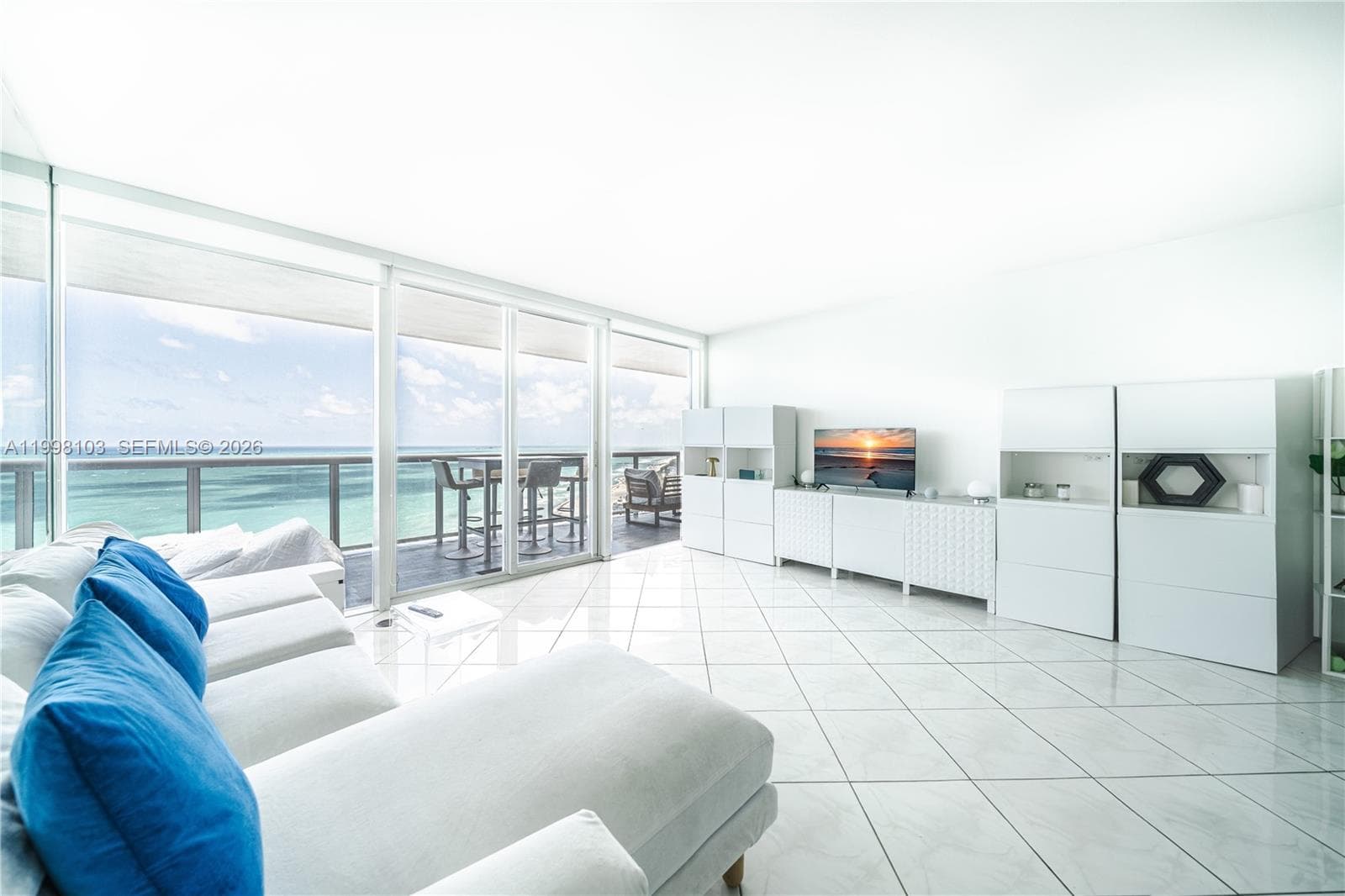 A11998103 — Miami Beach — 9