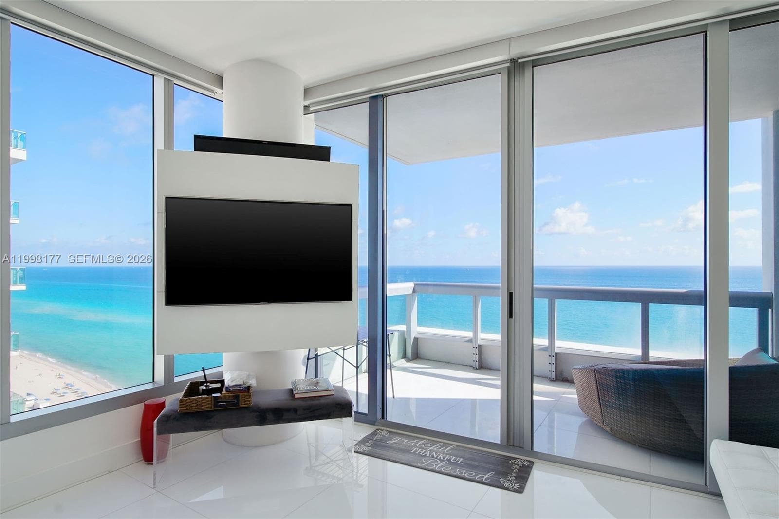 A11998177 — Miami Beach — 11