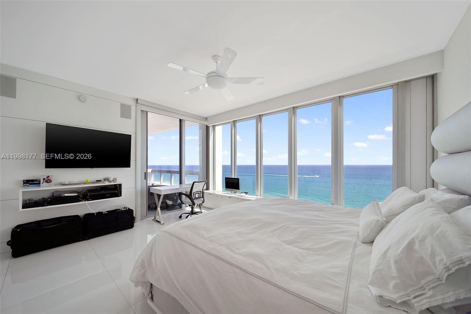 A11998177 — Miami Beach — 4