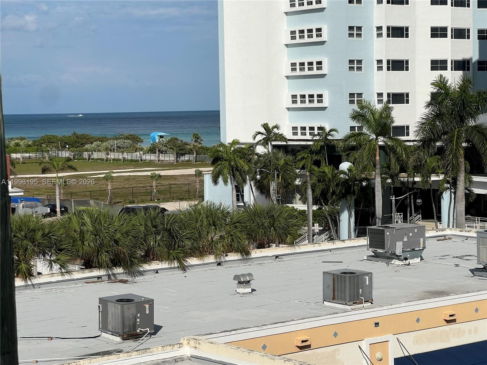 A11998195 — Miami Beach — 2