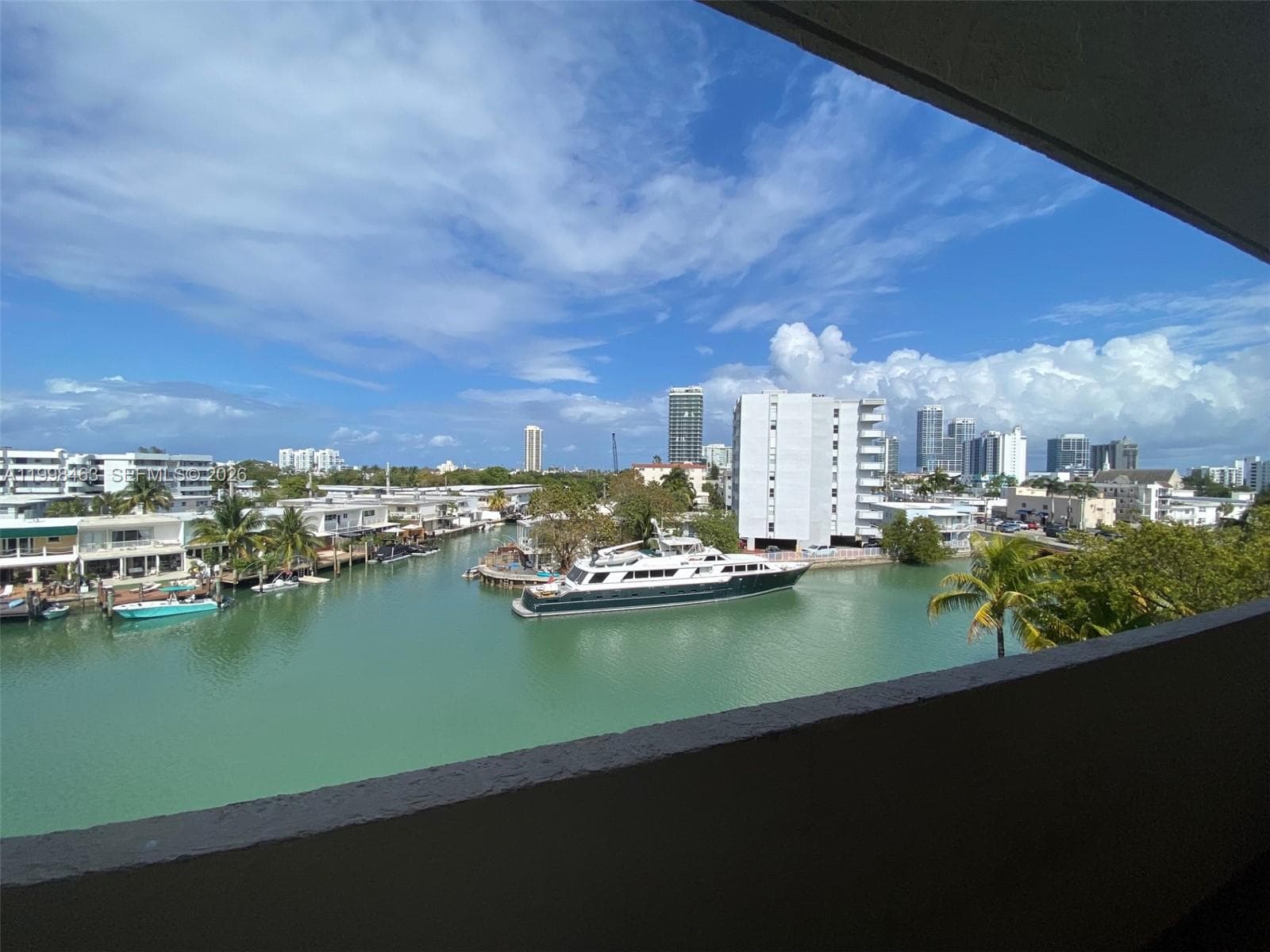 A11998463 — Miami Beach — 2