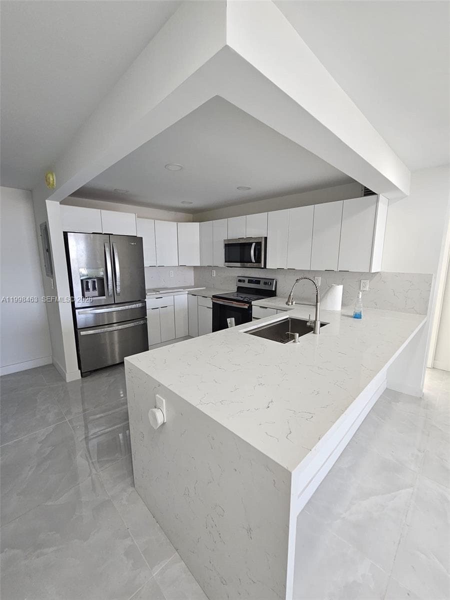 A11998463 — Miami Beach — 8