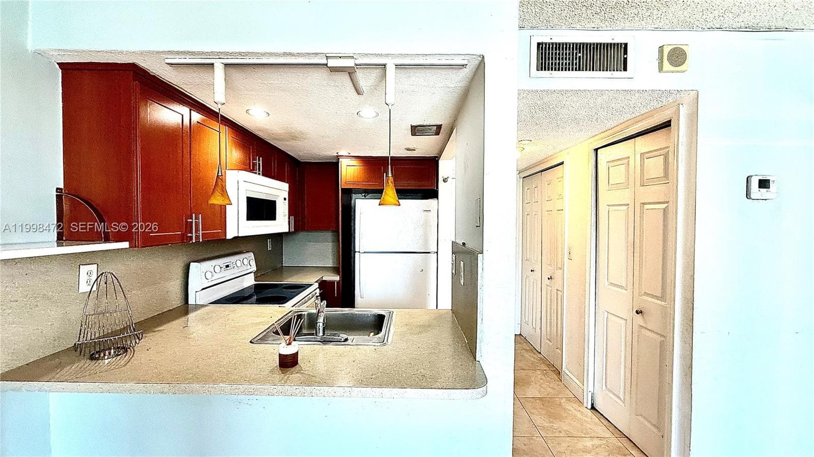 A11998472 — Miami Beach — 6