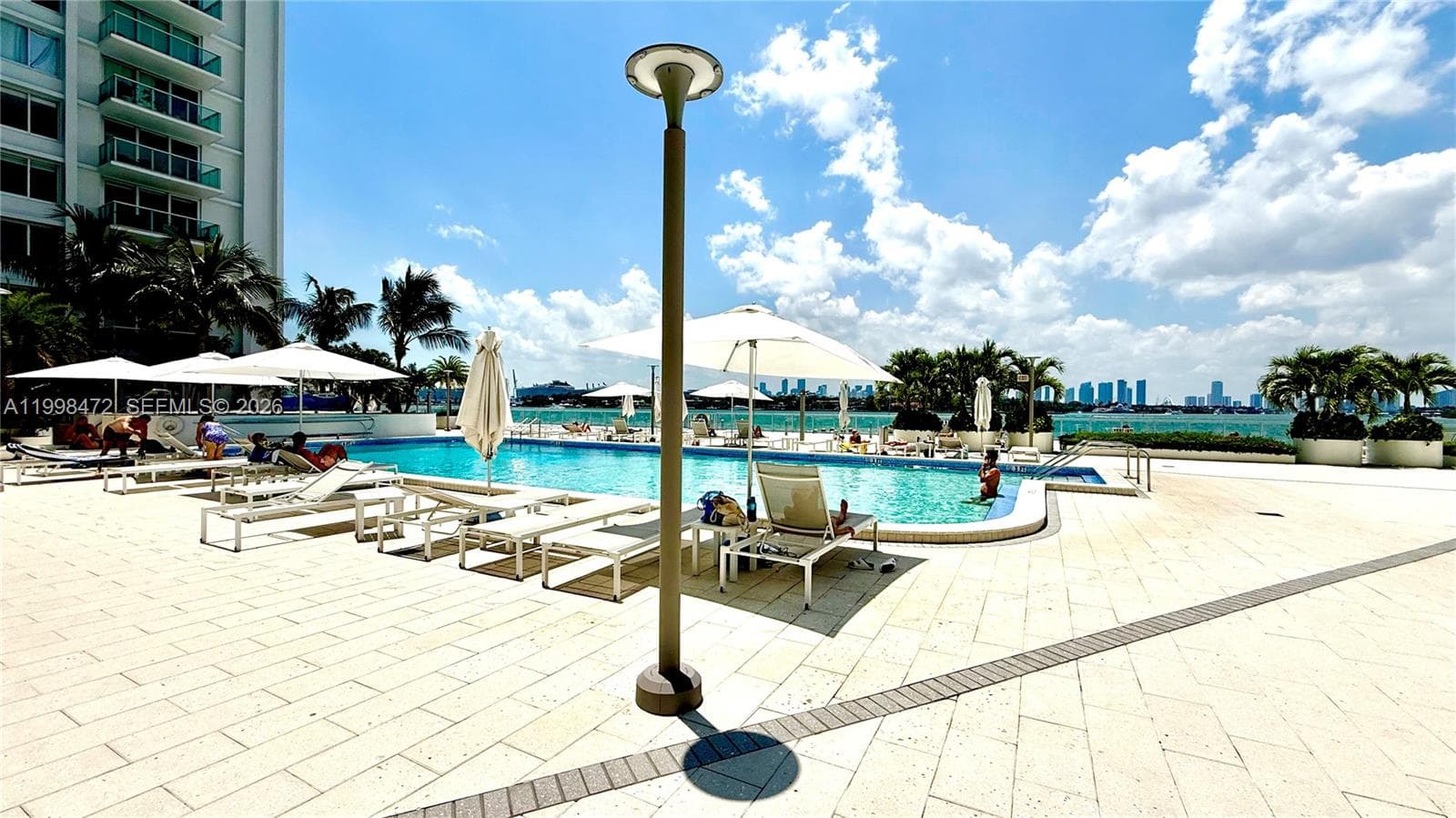 A11998472 — Miami Beach — 13