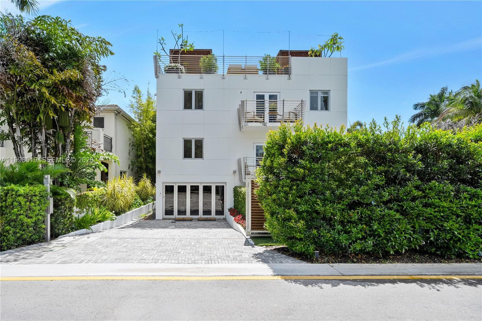 A11998519 — Miami Beach — 42