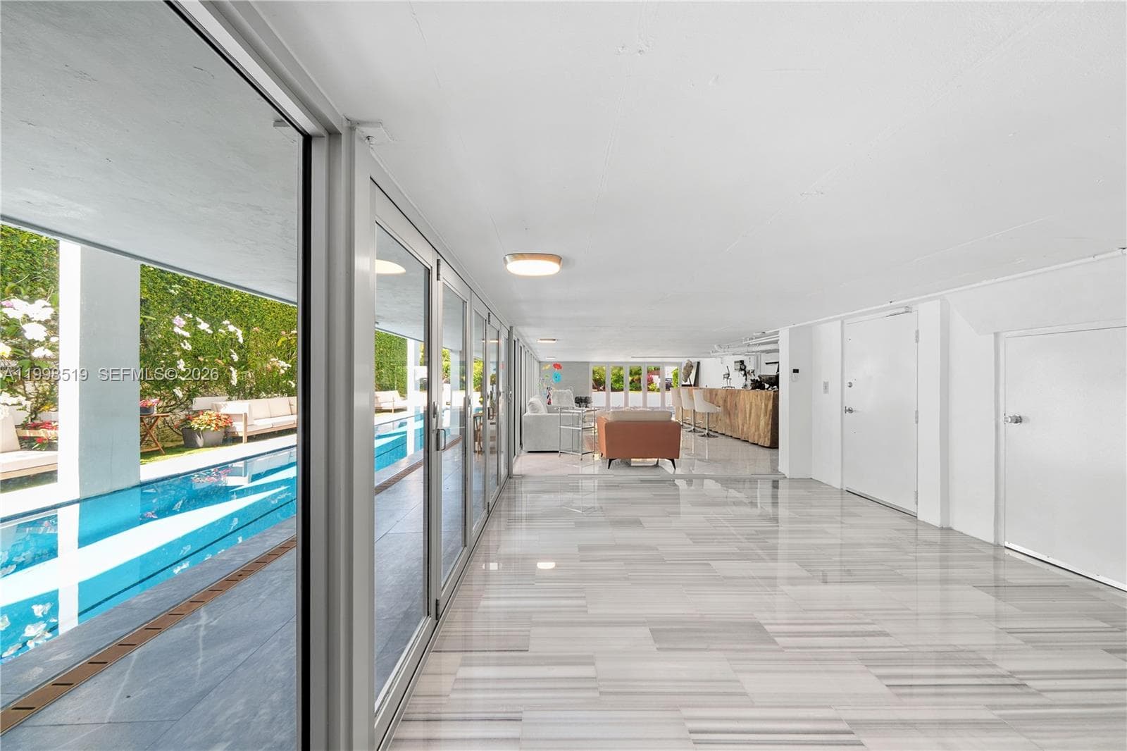 A11998519 — Miami Beach — 33