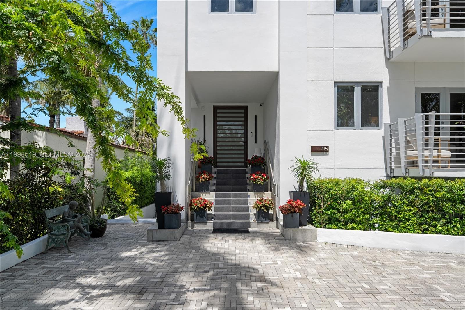 A11998519 — Miami Beach — 44