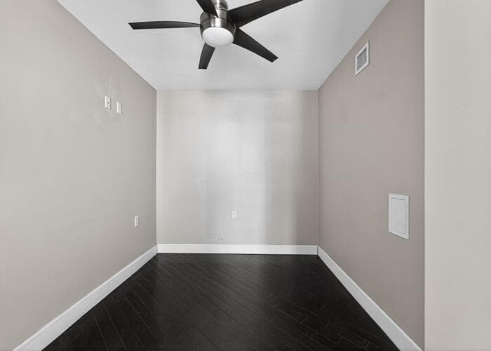 B26013840 — Miami Beach — 17