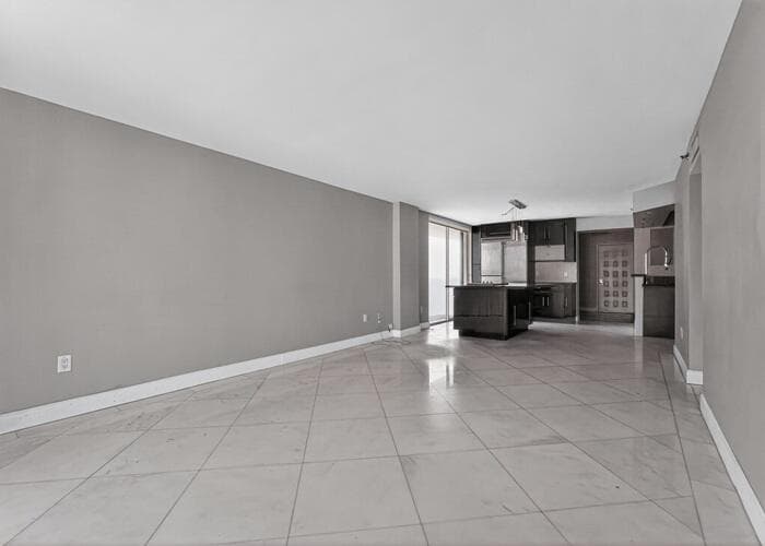 B26013840 — Miami Beach — 5