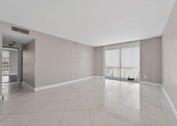B26013840 — Miami Beach — 4
