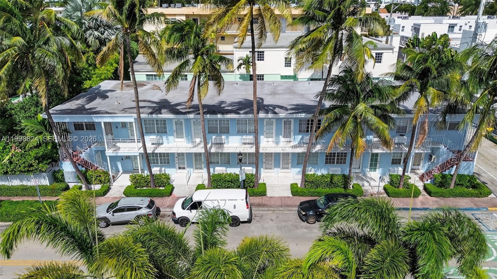 A11998824 — Miami Beach — 13