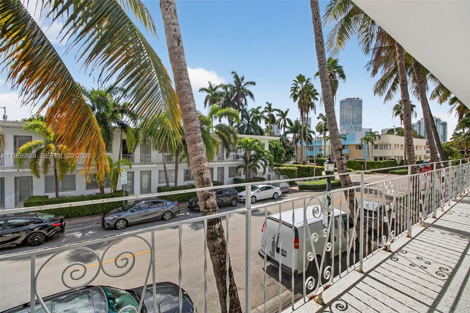 A11998824 — Miami Beach — 28