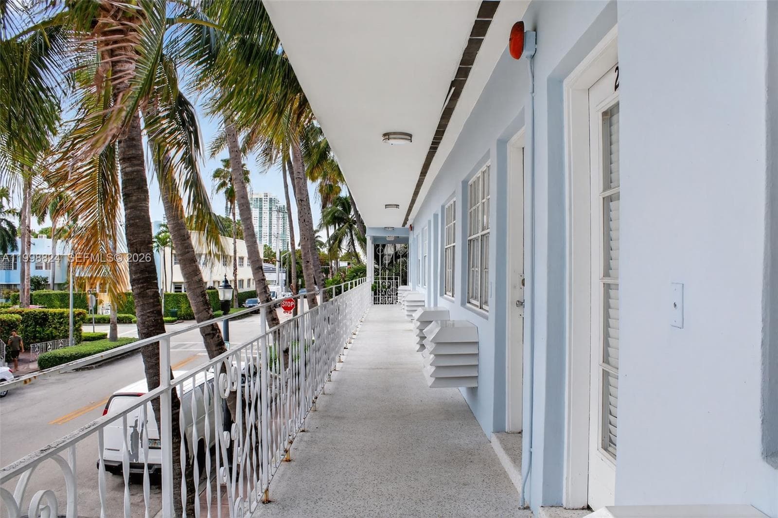 A11998824 — Miami Beach — 25