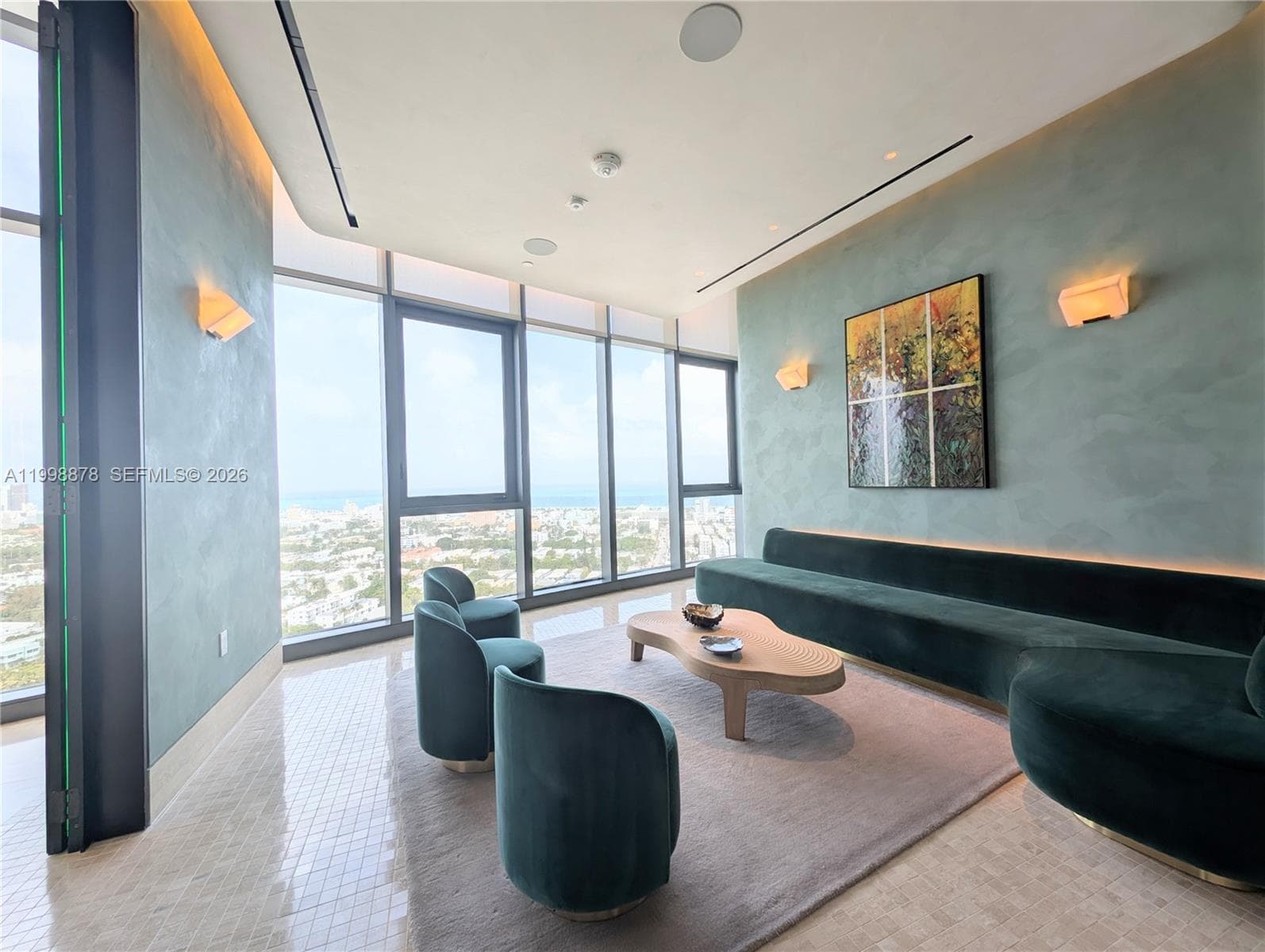 A11998878 — Miami Beach — 27