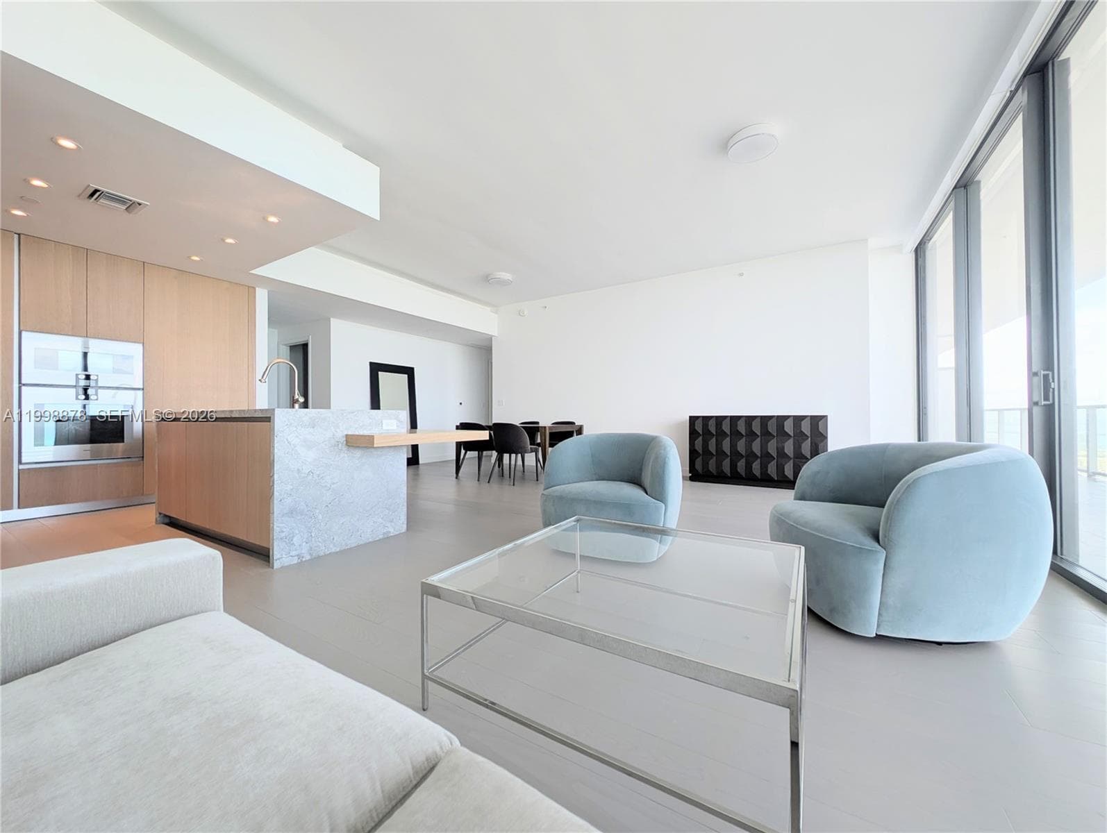A11998878 — Miami Beach — 6