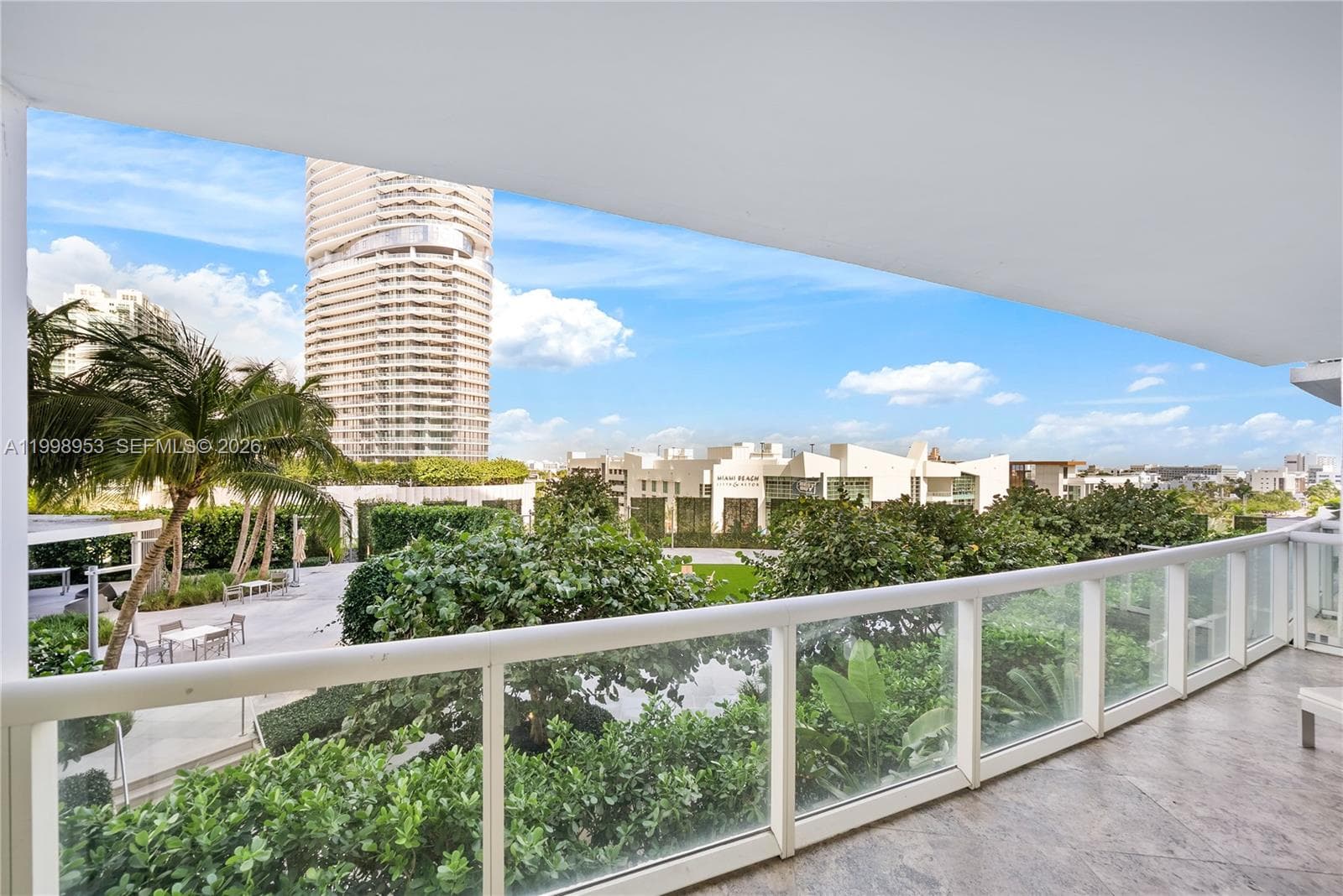 A11998953 — Miami Beach — 13