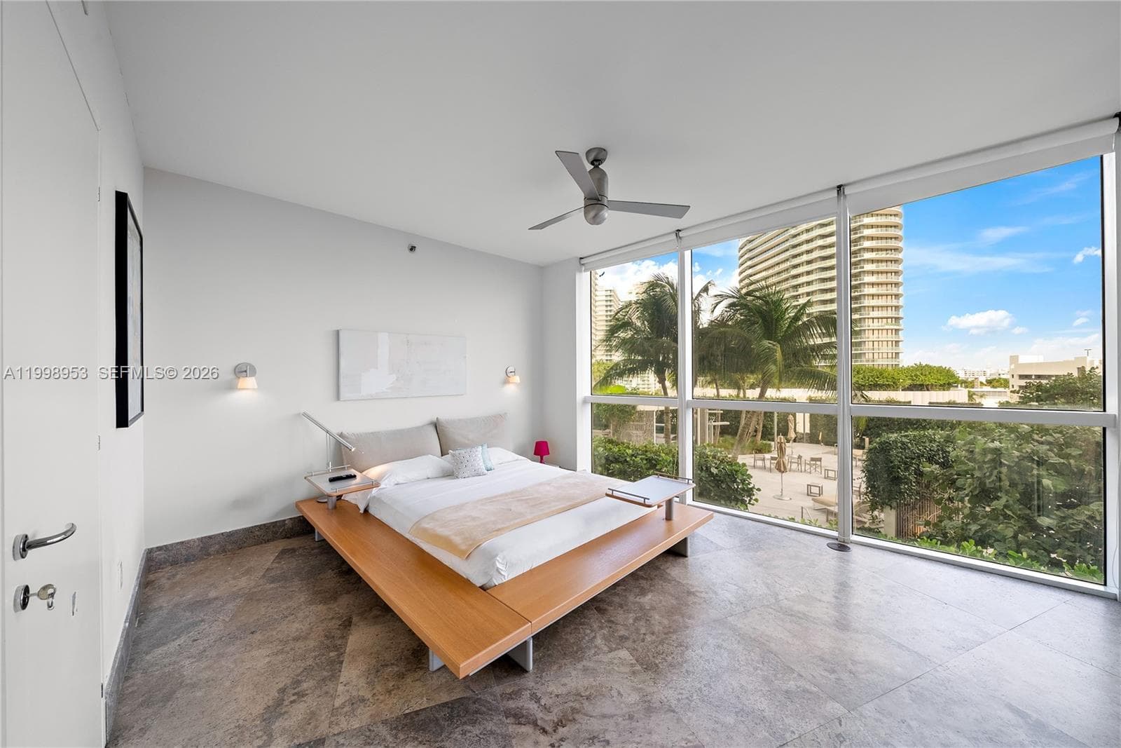 A11998953 — Miami Beach — 26
