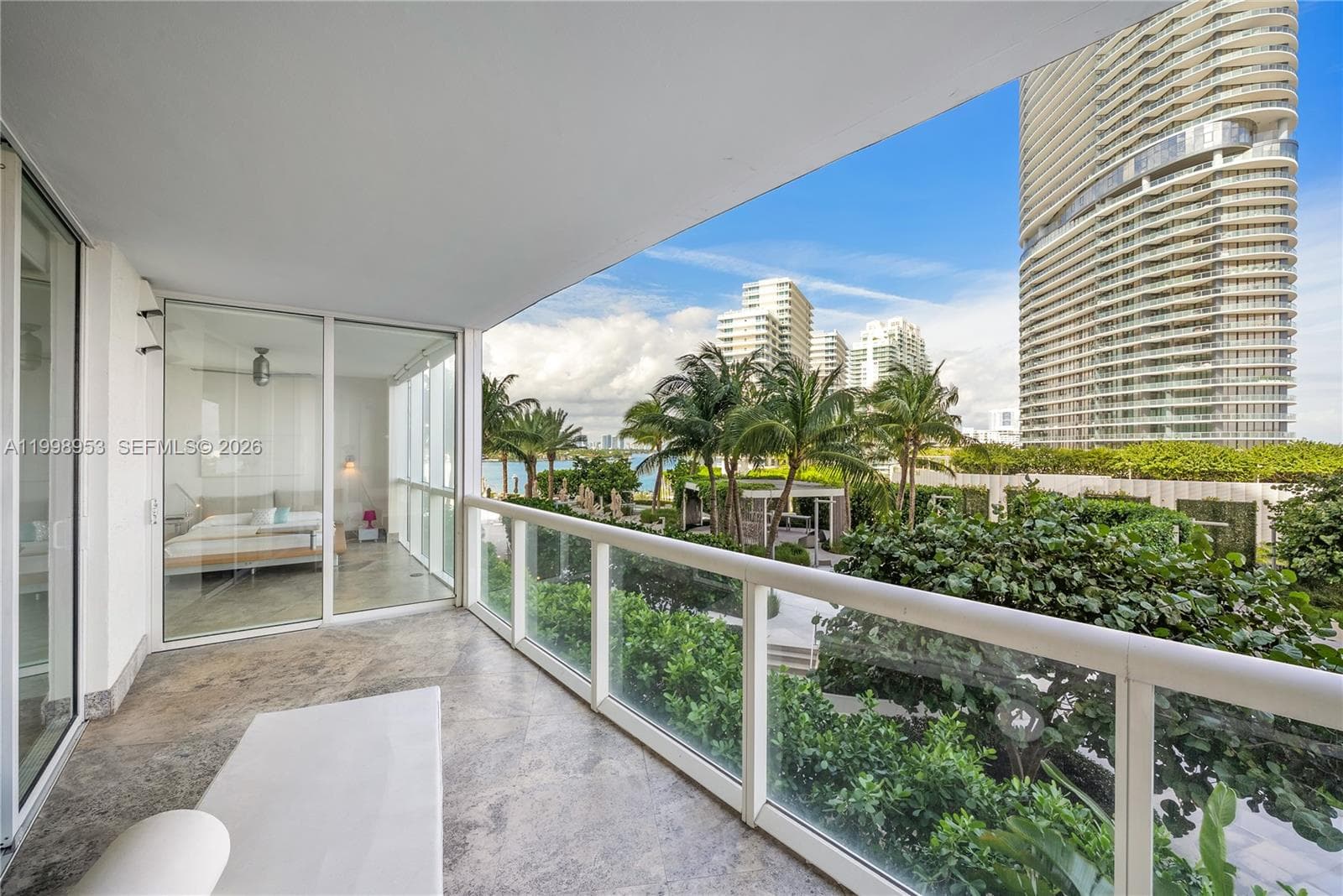 A11998953 — Miami Beach — 28