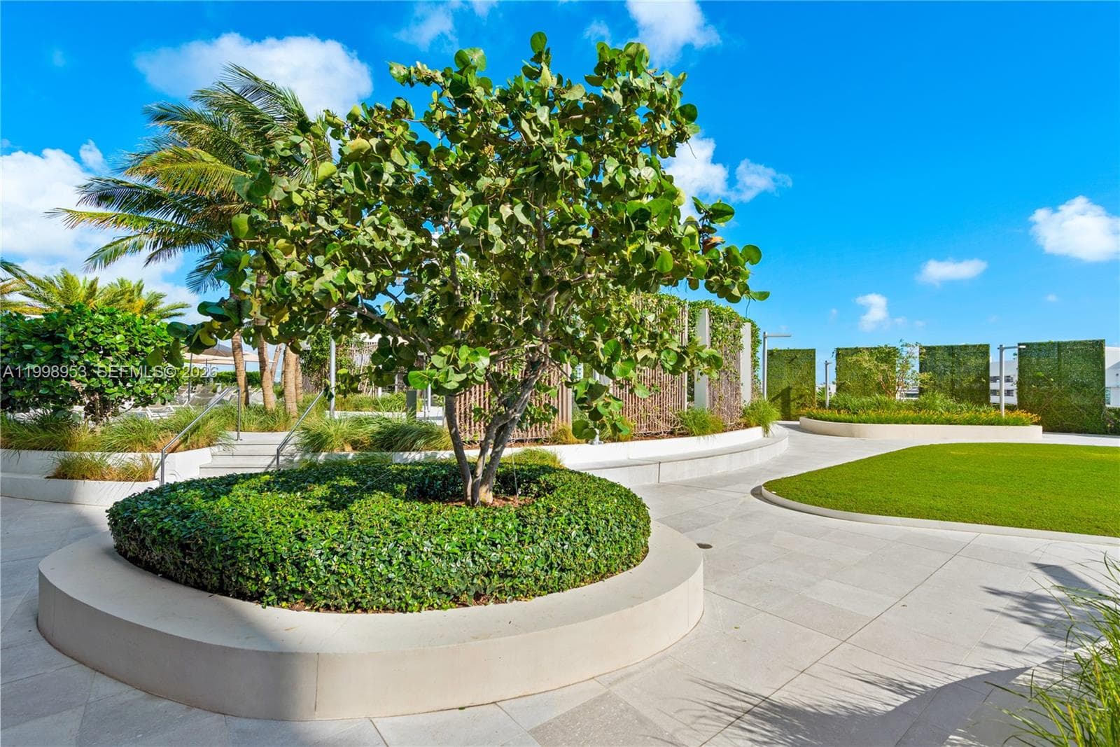 A11998953 — Miami Beach — 64