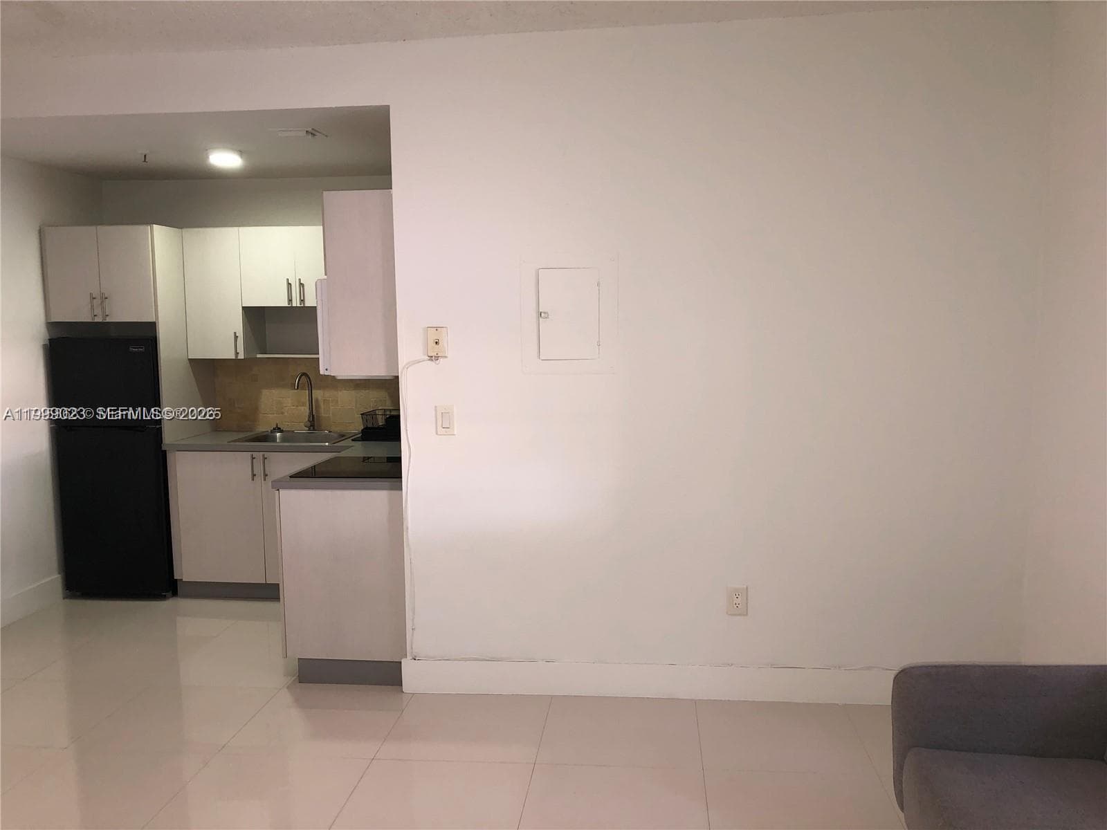 A11999023 — Miami Beach