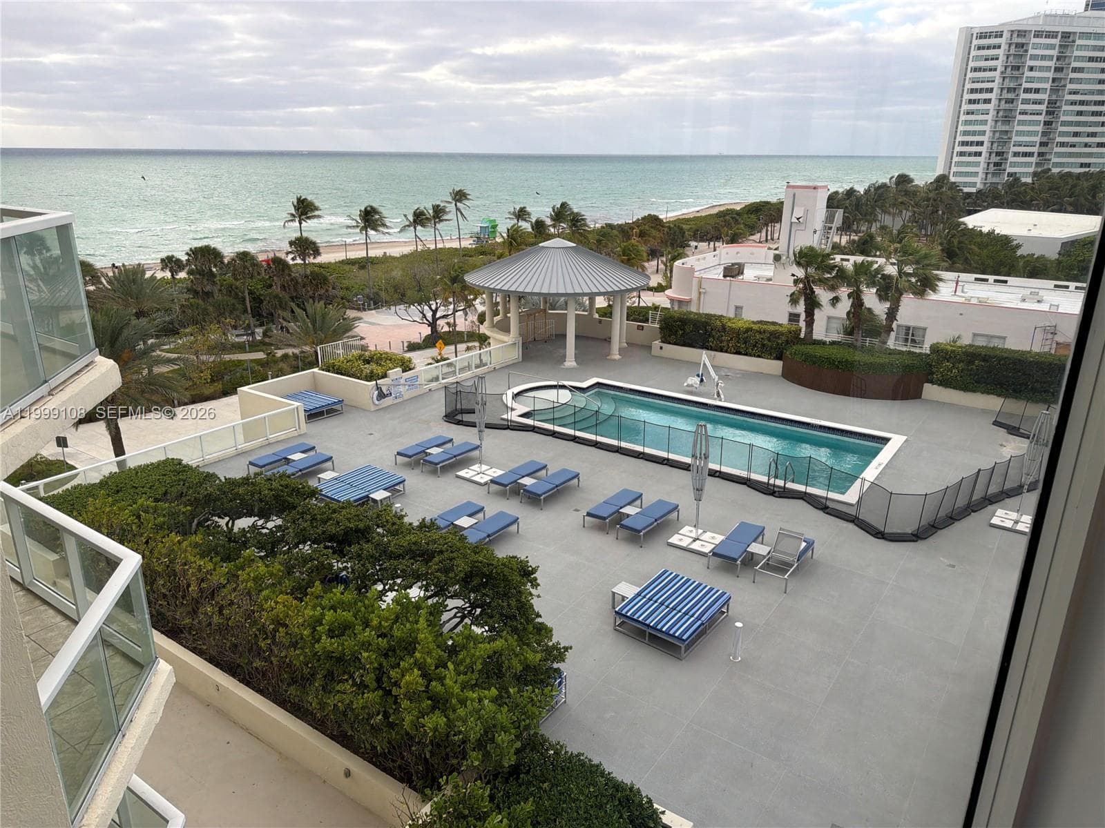A11999108 — Miami Beach — 33